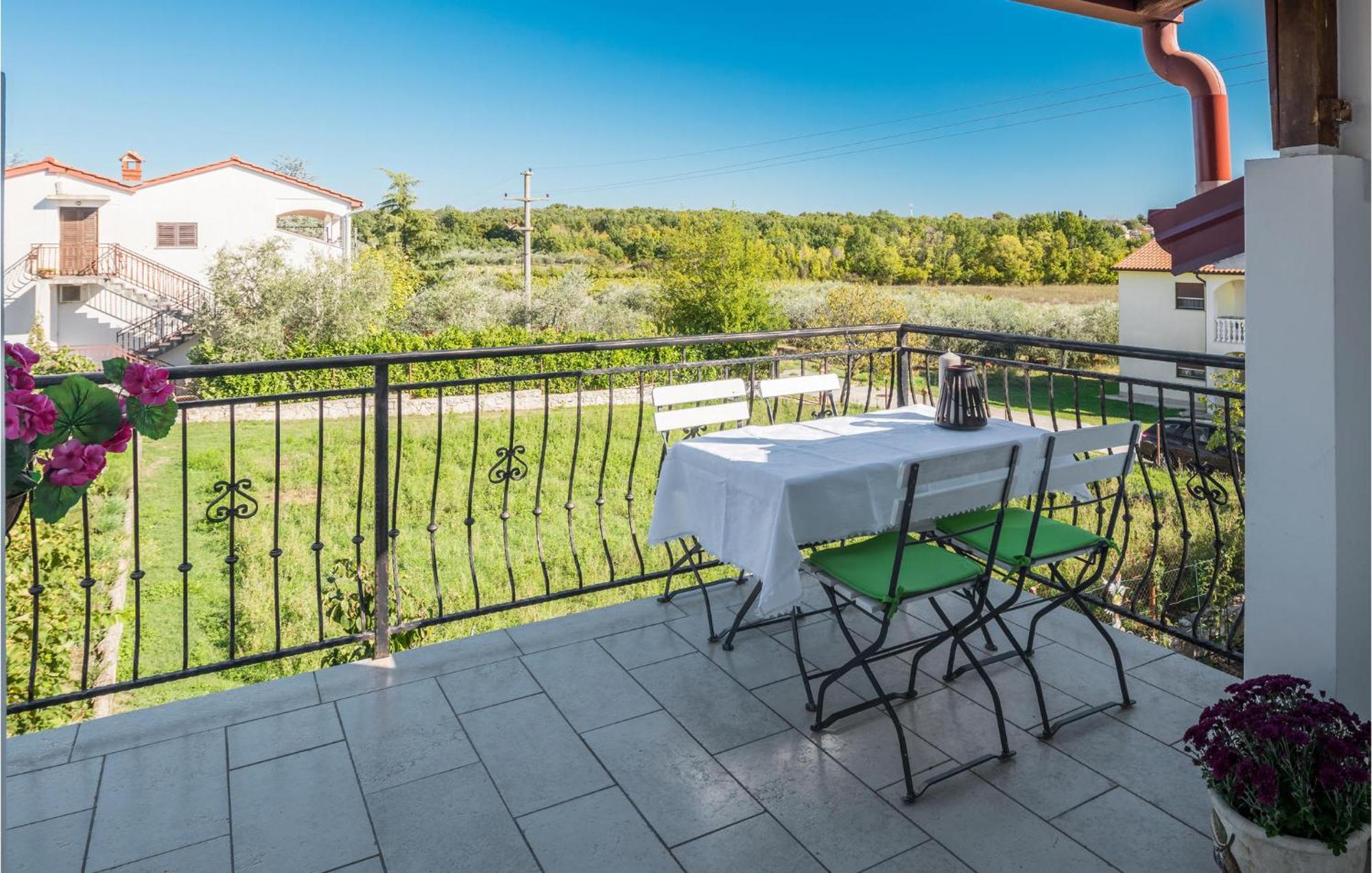 Gorgeous Apartment In Musalez With Kitchen Kültér fotó